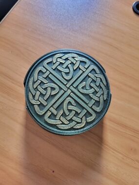🌹New🌹Hand Crafted Celtic Knot 3d  Coaster Set in Green  and Gold